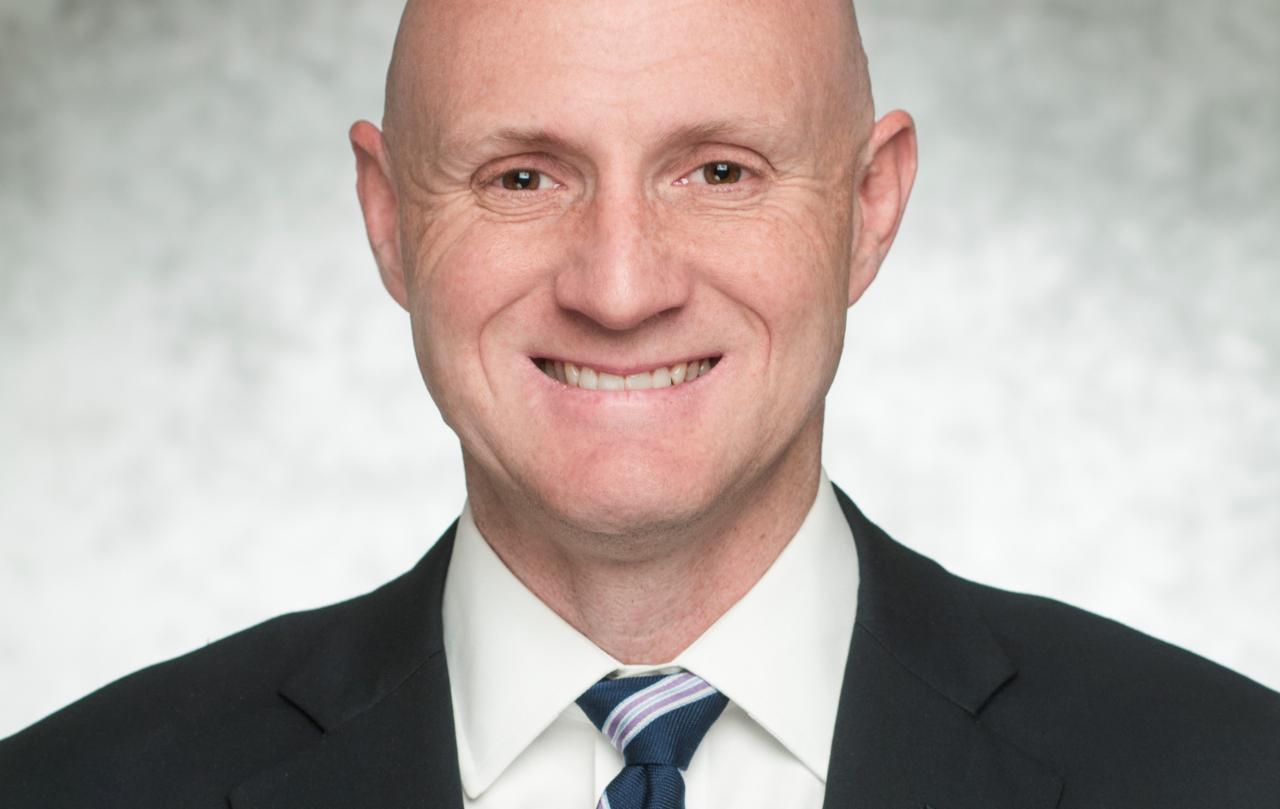 Headshot of Daniel Simmons